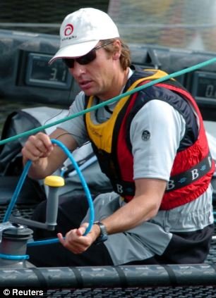 Αφωνοι όλοι στα Ισθμια με το γιοτ της πλουσιότερης γυναίκας της Βρετανίας – Το εντυπωσιακό «Vava II» [εικόνες] | iefimerida.gr 5