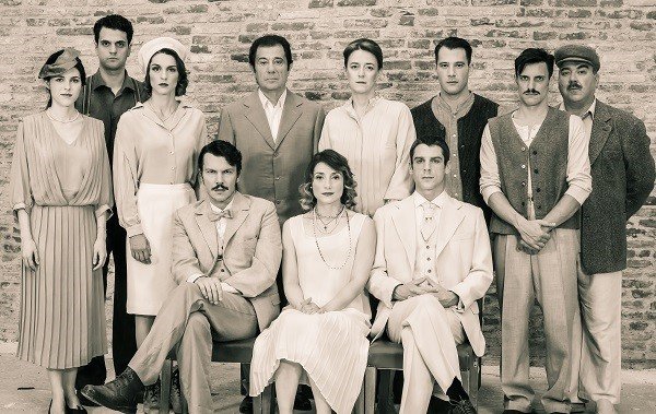 Αστροφεγγιά: Η μεγάλη τηλεοπτική επιτυχία του '80 μεταφέρεται στο σανίδι [εικόνες] | iefimerida.gr 2