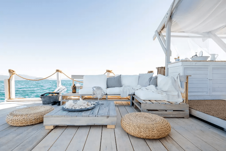 Εμπειρία από την Airbnb: Μία νύχτα σε σπίτι χωρίς τοίχους, που επιπλέει στη θάλασσα [εικόνες]  | iefimerida.gr 4