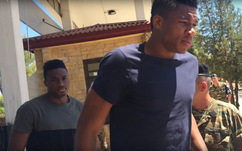 Οι Αντετοκούνμπο στα χακί [εικόνες & βίντεο] | iefimerida.gr 0