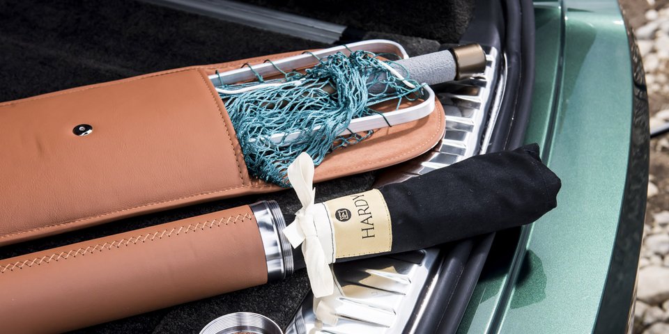 Η άλλη διάσταση του ψαρέματος -Η Bentley Bentayaga Fly Fishing από την Mulliner | iefimerida.gr 1