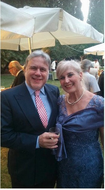 Εντυπωσιακές κυρίες στο Προεδρικό Μέγαρο -Εκθαμβωτική Κατερίνα Μάρκου στα κίτρινα, με αέρινο φόρεμα η Κεφαλογιάννη [εικόνες] | iefimerida.gr 12