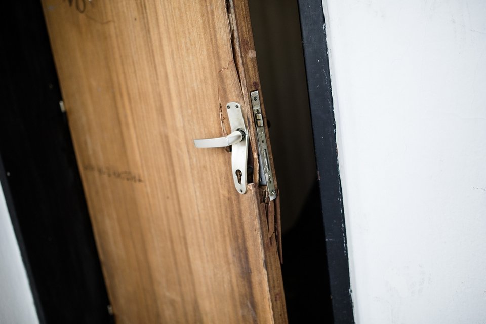 Το ΑΠΘ μετά από 10 ημέρες κατάληψης για το κάμπινγκ του No Border -Ζημιές και γκράφιτι [εικόνες] | iefimerida.gr 14