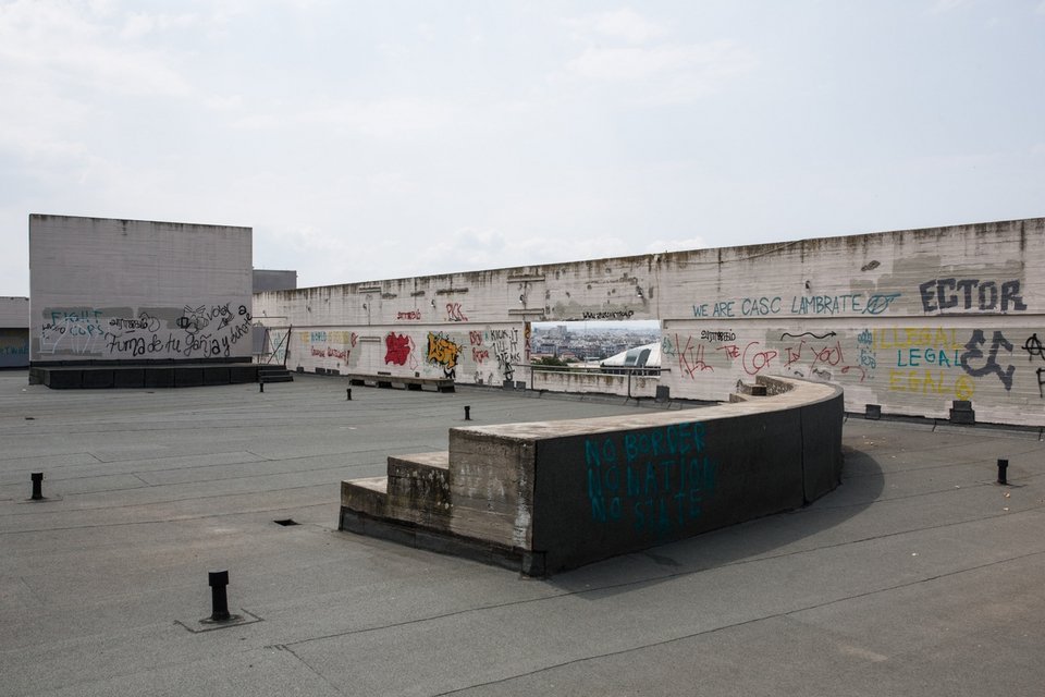 Το ΑΠΘ μετά από 10 ημέρες κατάληψης για το κάμπινγκ του No Border -Ζημιές και γκράφιτι [εικόνες] | iefimerida.gr 4