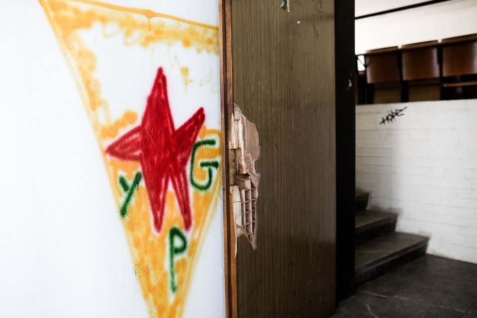 Το ΑΠΘ μετά από 10 ημέρες κατάληψης για το κάμπινγκ του No Border -Ζημιές και γκράφιτι [εικόνες] | iefimerida.gr 7