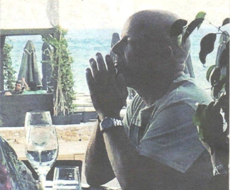 Ινκόγκνιτο στη Μύκονο ο Μπρους Γουίλις -Κάνει διακοπές στο Αιγαίο [εικόνα] | iefimerida.gr 0