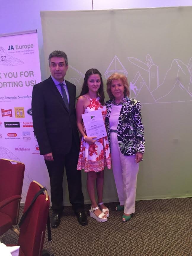 Ελληνες μαθητές κέρδισαν 2 βραβεία σε ευρωπαϊκό διαγωνισμό νεανικής επιχειρηματικότητας [εικόνες] | iefimerida.gr 0