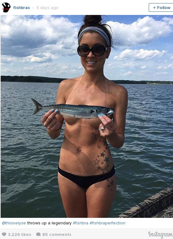 Τόπλες, με ένα ψάρι στο στήθος -Η νέα τρέλα στο Instagram [εικόνες] | iefimerida.gr 2