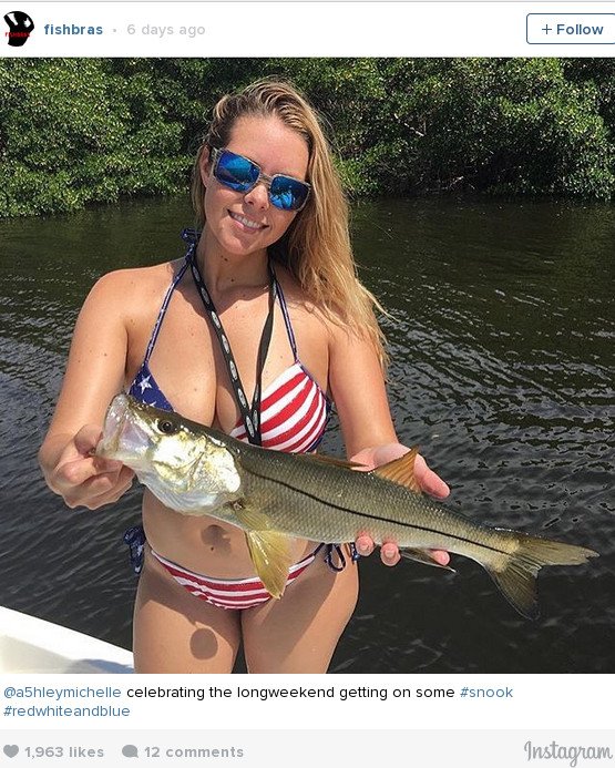 Τόπλες, με ένα ψάρι στο στήθος -Η νέα τρέλα στο Instagram [εικόνες] | iefimerida.gr 5