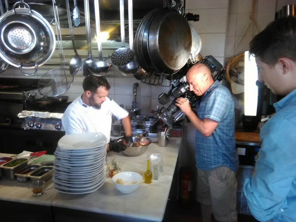 Το BBC ανακαλύπτει την κουζίνα της Θεσσαλονίκης -Μπουγάτσα με κιμά, μυδοπίλαφο [εικόνες] | iefimerida.gr 4