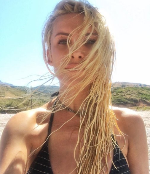 Η σέξι φωτογραφία της Κατερίνας Καινούργιου με μαγιό [εικόνες] | iefimerida.gr 1