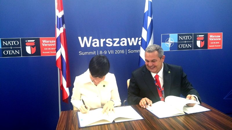 Ο Καμμένος κοιτάζει εκστασιασμένος την Μέρκελ -Στη Σύνοδο του ΝΑΤΟ [εικόνες] | iefimerida.gr 0