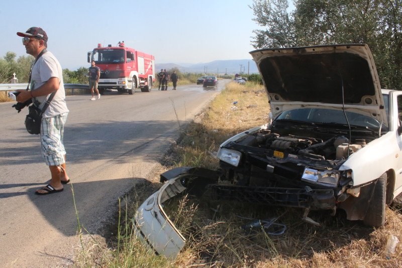 Αργος: Καραμπόλα 3 αυτοκινήτων -4 παιδιά ελαφρά τραυματίες [εικόνες] | iefimerida.gr 0