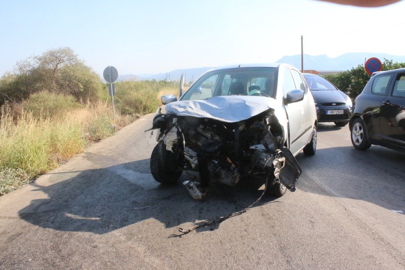 Αργος: Καραμπόλα 3 αυτοκινήτων -4 παιδιά ελαφρά τραυματίες [εικόνες] | iefimerida.gr 1