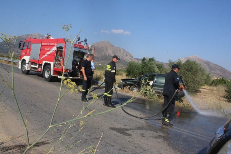 Αργος: Καραμπόλα 3 αυτοκινήτων -4 παιδιά ελαφρά τραυματίες [εικόνες] | iefimerida.gr 2