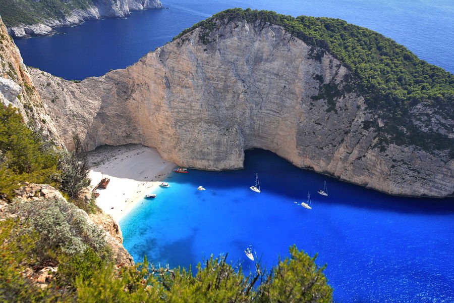 Το Paris Match παραληρεί για πέντε ελληνικά νησιά -«Είναι γωνιές του παραδείσου!» [εικόνες] | iefimerida.gr 4