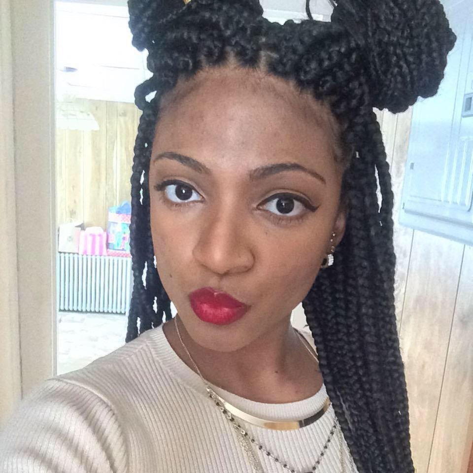 Μια εικόνα, ένα σύμβολο: 28χρονη μαύρη σταματάει τους αστυνομικούς στη Λουιζιάνα [εικόνες] | iefimerida.gr 2