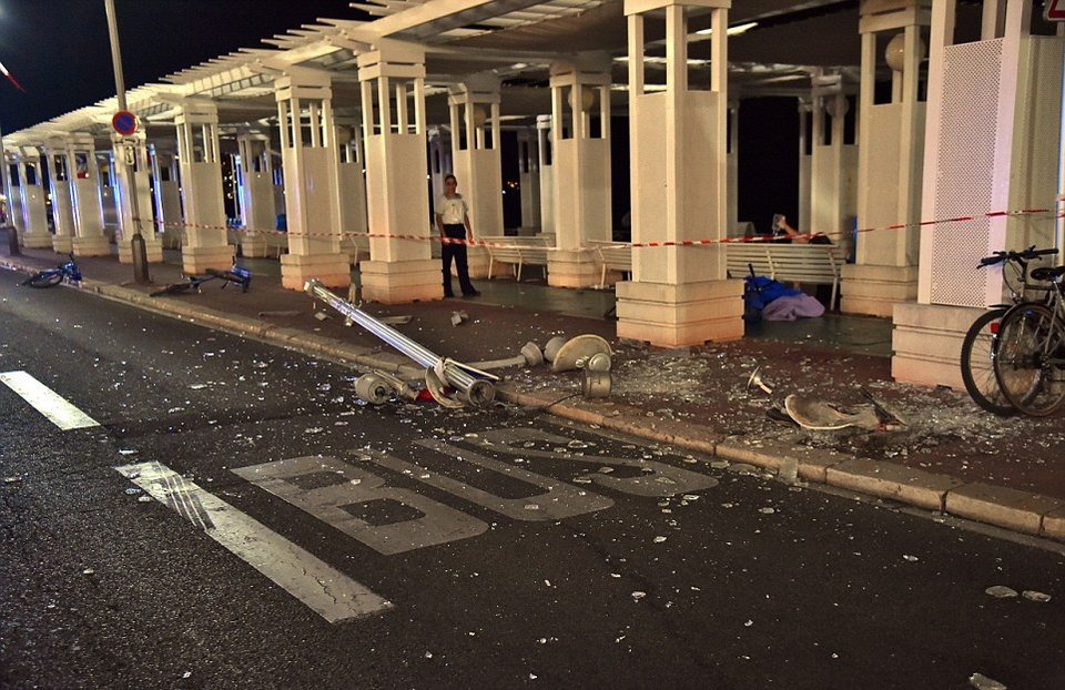 Η Νίκαια μετά το μακελειό -Δάκρυα, τρόμος, αλλά η ζωή συνεχίζεται [εικόνες] | iefimerida.gr 15