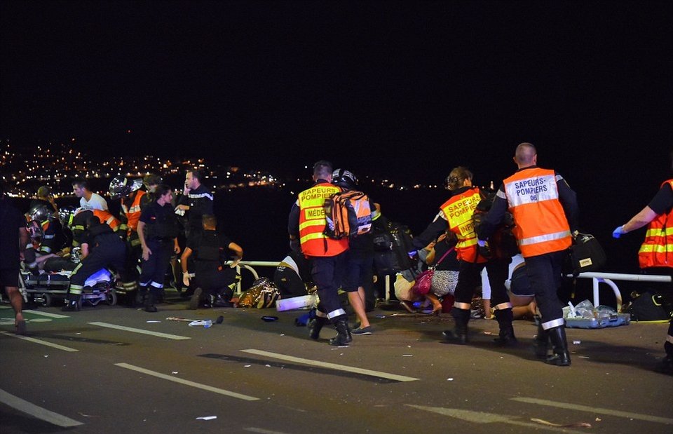 Η Νίκαια μετά το μακελειό -Δάκρυα, τρόμος, αλλά η ζωή συνεχίζεται [εικόνες] | iefimerida.gr 16