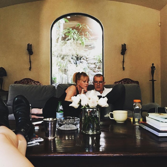 Ο Αντόνιο Μπαντέρας «γύρισε» στην Μέλανι Γκρίφιθ [εικόνα]  | iefimerida.gr 0