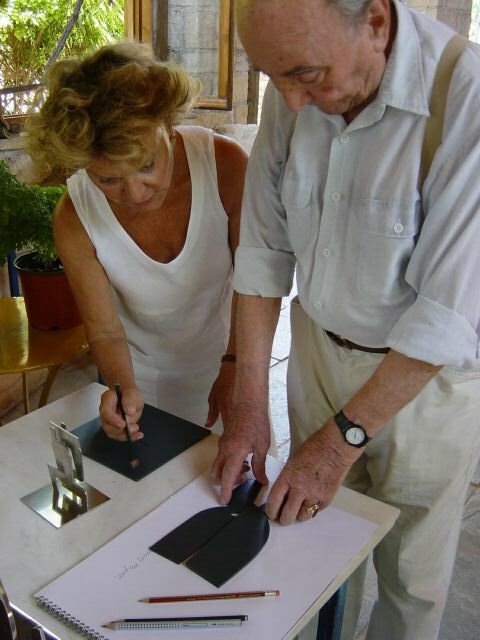 Τοποθετήθηκε εμβληματικό γλυπτό του Μόραλη στο λιμάνι της Αίγινας [εικόνες] | iefimerida.gr 1