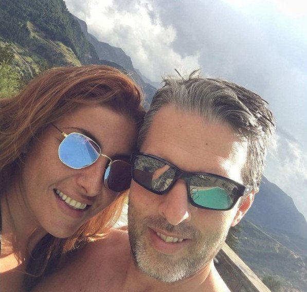 Επέτειος γάμου για την Ελενα Παπαρίζου -Αγκαλιά με τον άνδρα της σε μαγικό θέρετρο [εικόνα]  | iefimerida.gr 0