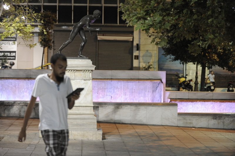 Η φρενίτιδα του Pokemon Go κυριεύει και την Αθήνα -Καρέ καρέ το κυνήγι Πόκεμον σε Σύνταγμα και Μοναστηράκι [εικόνες] | iefimerida.gr 3