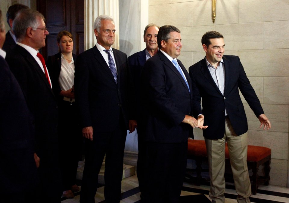 «Μη μ'αγγίζεις βρωμιάρη Ελληνα!» -Επίθεση Γερμανού μέσα στο Μέγαρο Μαξίμου | iefimerida.gr 3