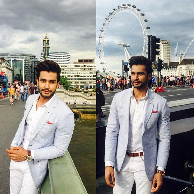 Ο Ινδός με το θεϊκό κορμί που ψηφίστηκε ως ο πιο ποθητός άνδρας στον κόσμο [εικόνες] | iefimerida.gr 4