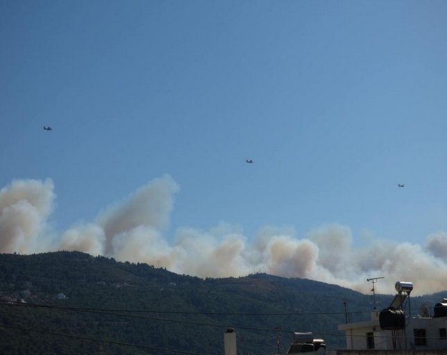 Πύρινη λαίλαπα καίει τη Σάμο - Τεράστια δύναμη από αέρος στο νησί [εικόνες] | iefimerida.gr 2