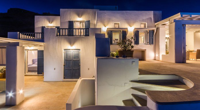 Η βίλα της χλιδής στη Σύρο: Εκεί που κάποτε έκανε διακοπές ο Γιάννος Παπαντωνίου -Πώς είναι σήμερα και πόσο ενοικιάζεται [εικόνες & βίντεο]  | iefimerida.gr 6