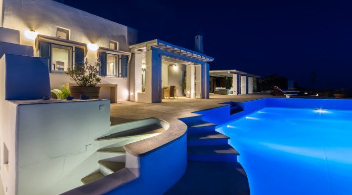 Η βίλα της χλιδής στη Σύρο: Εκεί που κάποτε έκανε διακοπές ο Γιάννος Παπαντωνίου -Πώς είναι σήμερα και πόσο ενοικιάζεται [εικόνες & βίντεο]  | iefimerida.gr 7