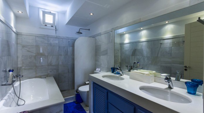 Η βίλα της χλιδής στη Σύρο: Εκεί που κάποτε έκανε διακοπές ο Γιάννος Παπαντωνίου -Πώς είναι σήμερα και πόσο ενοικιάζεται [εικόνες & βίντεο]  | iefimerida.gr 9