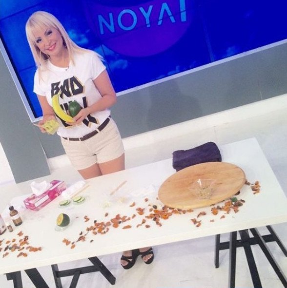 Τέτα Καμπουρέλη: Εχει τύχει να υπάρχουν τρίτα πρόσωπα στο γάμο μου [εικόνες] | iefimerida.gr 1