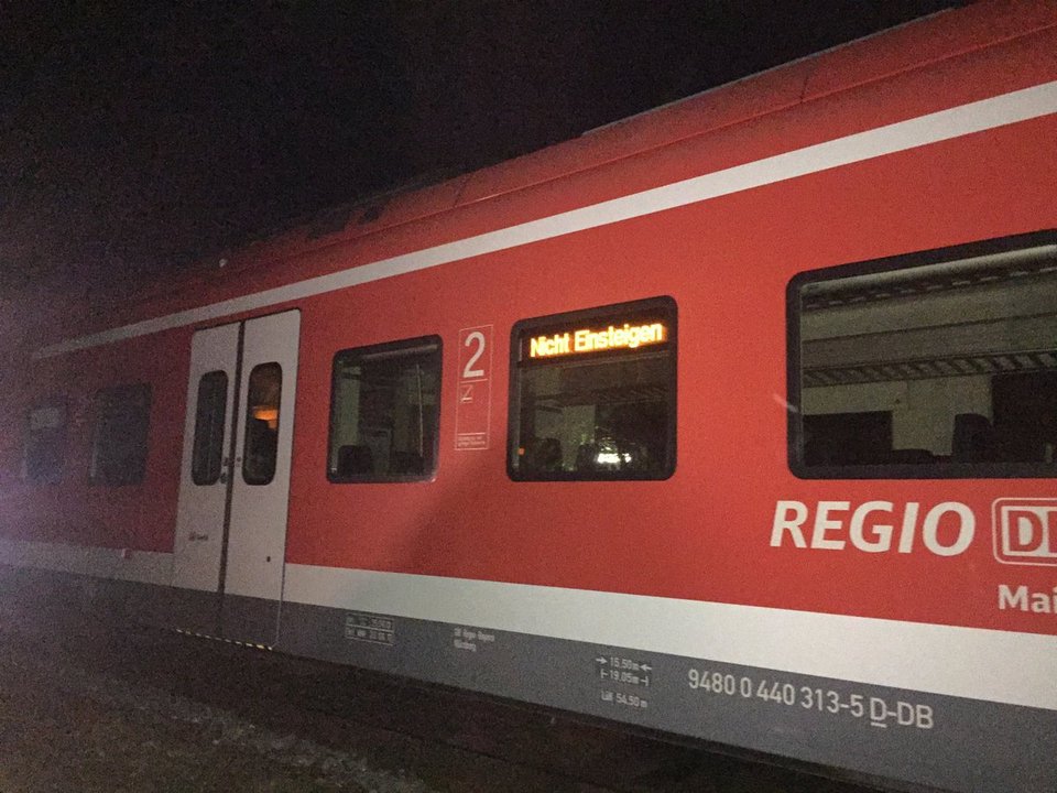 17χρονος ασυνόδευτος Αφγανός, ο πρόσφυγας που αιματοκύλισε τρένο στη Γερμανία -Τραυμάτισε 21 άτομα [εικόνες] | iefimerida.gr 1