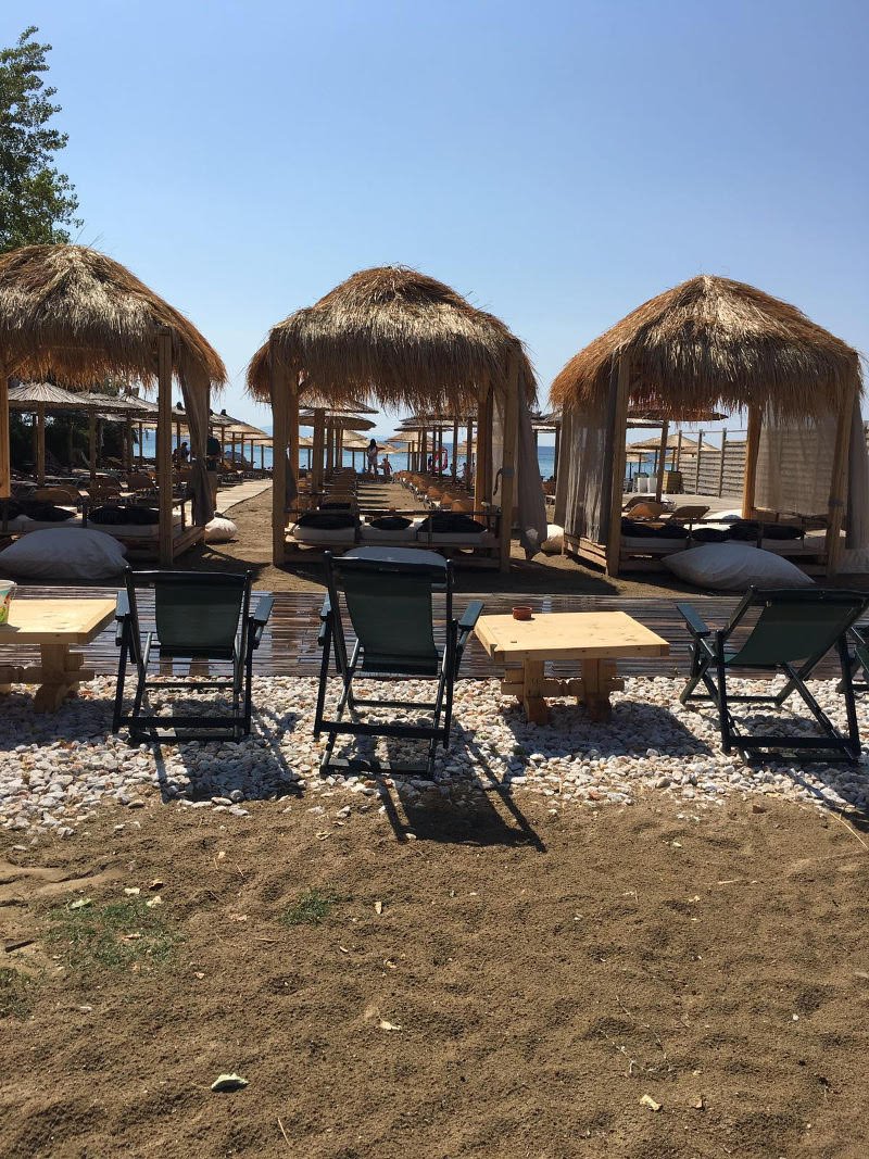 Salty Wave στον Σχινιά -To beach bar που θα γίνει το απόλυτο στέκι του καλοκαιριού [εικόνες] | iefimerida.gr 9