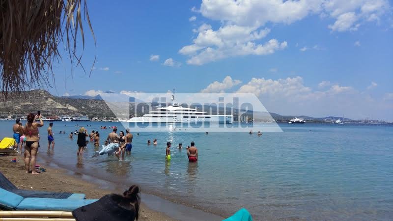 Αφωνοι όλοι στα Ισθμια με το γιοτ της πλουσιότερης γυναίκας της Βρετανίας – Το εντυπωσιακό «Vava II» [εικόνες] | iefimerida.gr 1