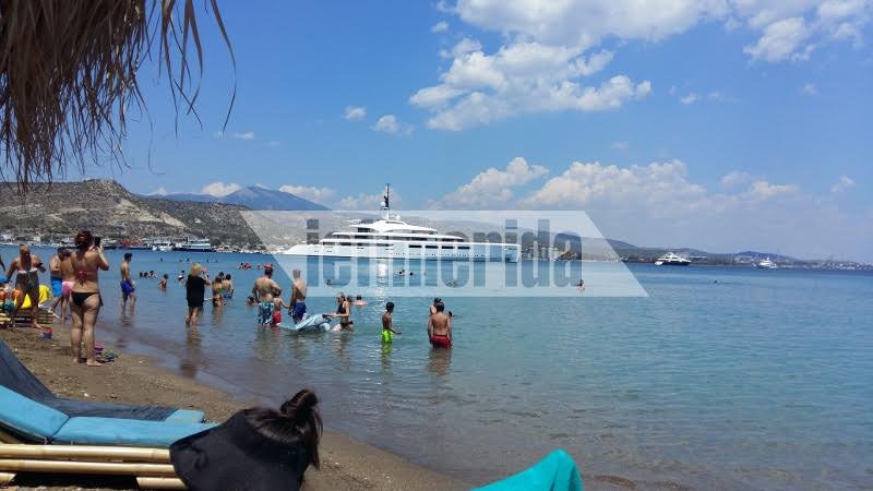 Αφωνοι όλοι στα Ισθμια με το γιοτ της πλουσιότερης γυναίκας της Βρετανίας – Το εντυπωσιακό «Vava II» [εικόνες] | iefimerida.gr 3