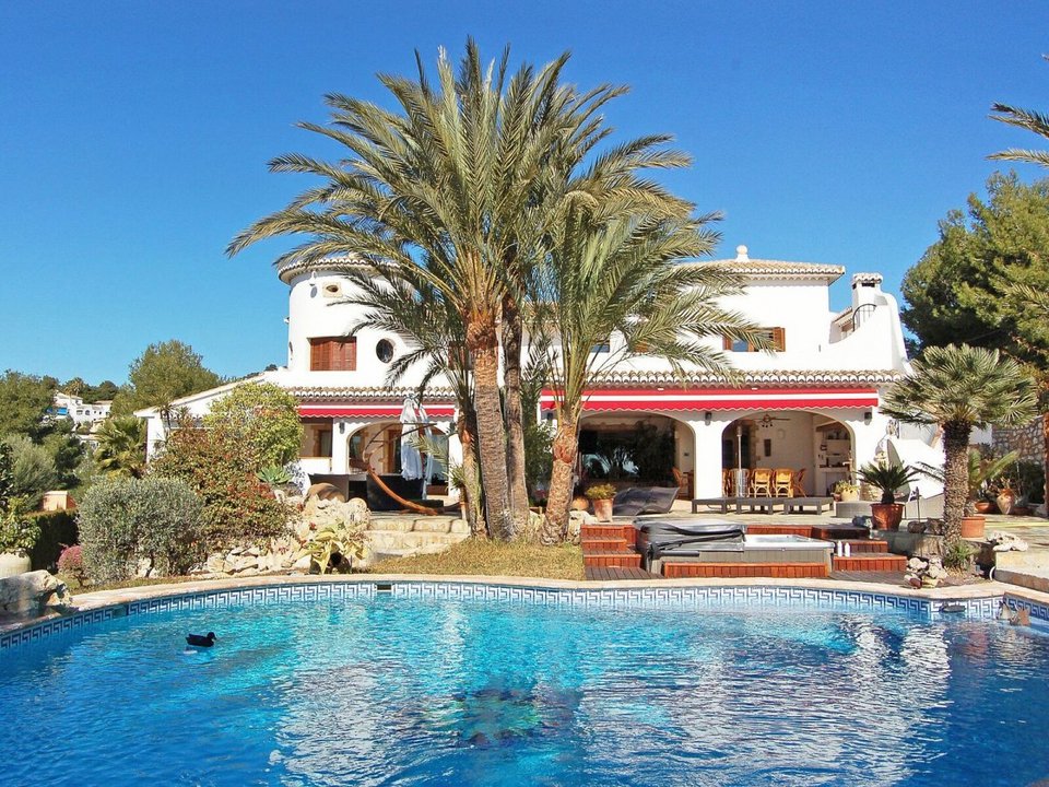 Business Insider: Τα πιο πολυτελή σπίτια που μπορείτε να νοικιάσετε για τις διακοπές -Ενα στην Ελλάδα [εικόνες] | iefimerida.gr 1