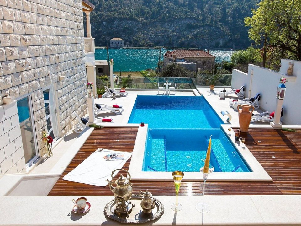 Business Insider: Τα πιο πολυτελή σπίτια που μπορείτε να νοικιάσετε για τις διακοπές -Ενα στην Ελλάδα [εικόνες] | iefimerida.gr 9