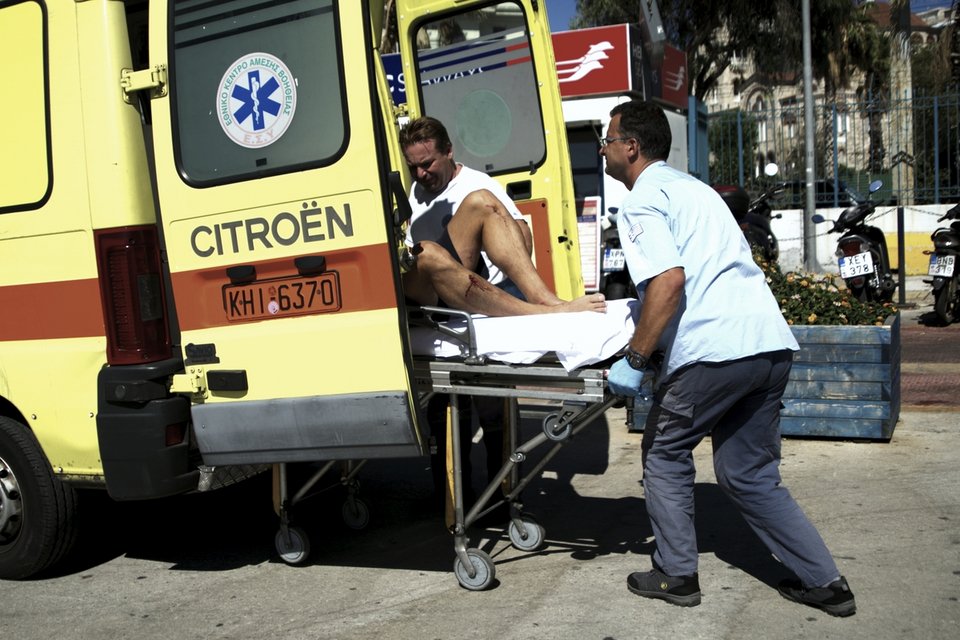 Τραγωδία στην Αίγινα: Στην Αθήνα οι τραυματίες - Συγκλονιστικές εικόνες | iefimerida.gr 4