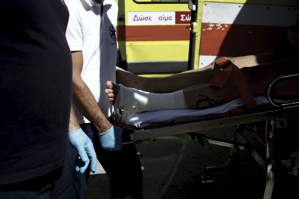 Τραγωδία στην Αίγινα: Στην Αθήνα οι τραυματίες - Συγκλονιστικές εικόνες | iefimerida.gr 3