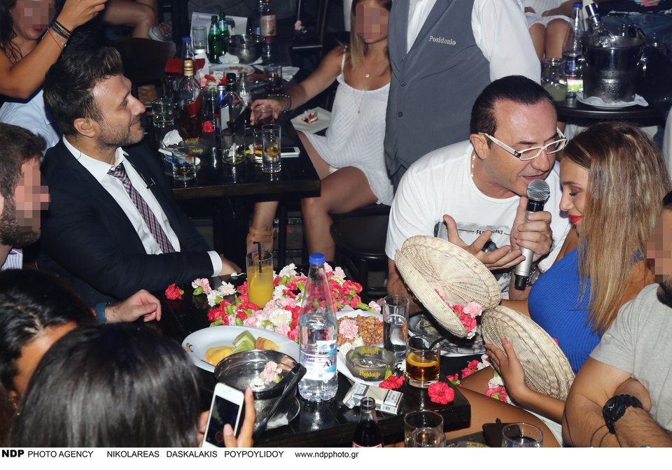 Λευτέρης Πανταζής: Στα μπουζούκια με καλλονή πιτσιρίκα συνοδό [εικόνες]  | iefimerida.gr 3