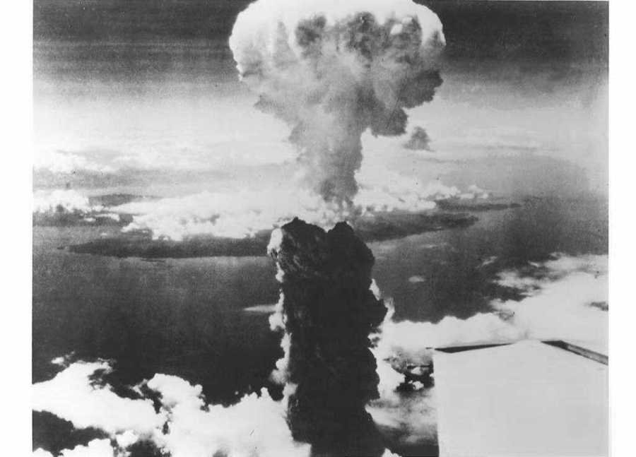 Ιαπωνία:71 χρόνια από τη ρίψη της πρώτης ατομικής βόμβας στη Χιροσίμα [εικόνες & βίντεο] | iefimerida.gr 3