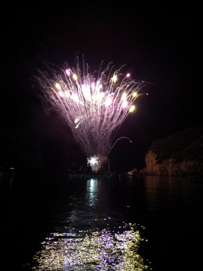 Ξεκίνησαν οι «βαρκαρόλες» στην Κέρκυρα -Το έθιμο που συνδέει αρχαιότητα και νεότερη ιστορία [εικόνες] | iefimerida.gr 0