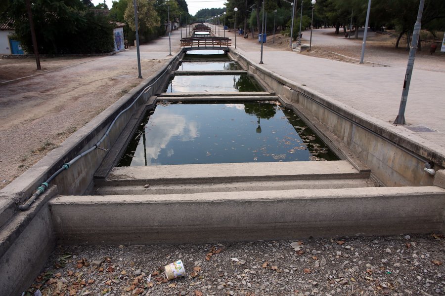 Εικόνες εγκατάλειψης στο Πάρκο Τρίτση -Βρίσκεται υπό κατάρρευση [εικόνες] | iefimerida.gr 1
