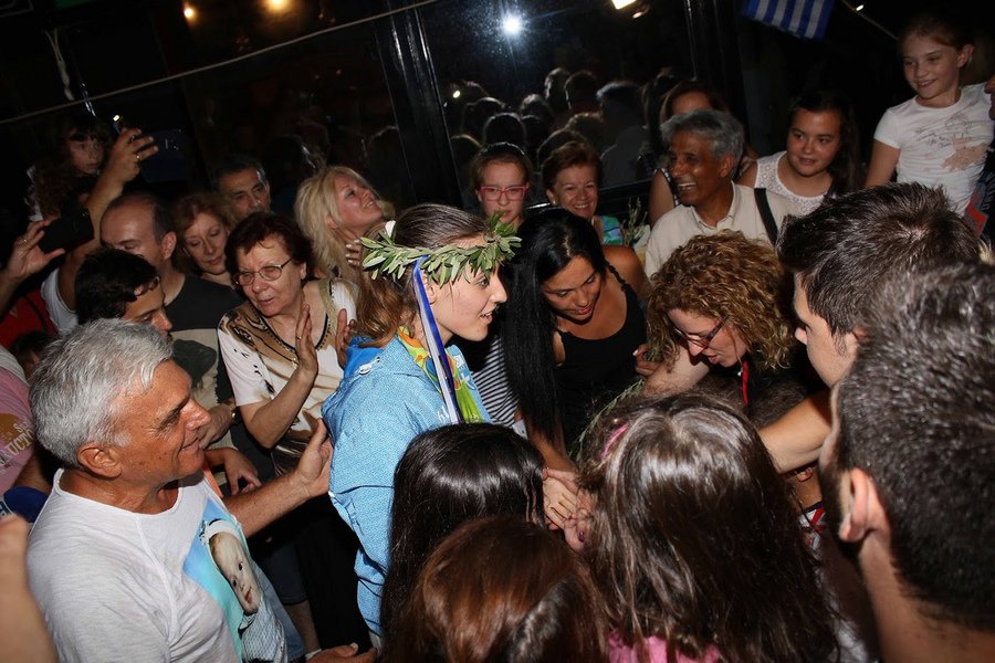 Η συγκλονιστική υποδοχή της Αννας Κορακάκη στη Δράμα - Κανείς επίσημος δεν πήγε, το ζήτησε η ίδια [βίντεο] | iefimerida.gr 6