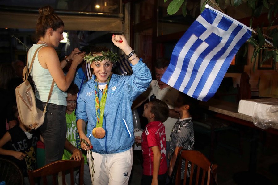 Η συγκλονιστική υποδοχή της Αννας Κορακάκη στη Δράμα - Κανείς επίσημος δεν πήγε, το ζήτησε η ίδια [βίντεο] | iefimerida.gr 1