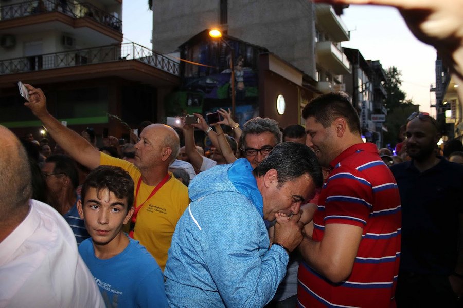 Η συγκλονιστική υποδοχή της Αννας Κορακάκη στη Δράμα - Κανείς επίσημος δεν πήγε, το ζήτησε η ίδια [βίντεο] | iefimerida.gr 9