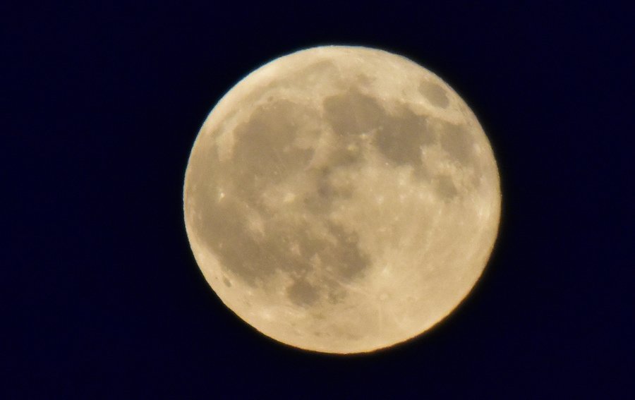 Η μαγεία της αυγουστιάτικης πανσελήνου -Βγήκαν όλοι να δουν το πιο λαμπρό φεγγάρι [εικόνες]  | iefimerida.gr 17